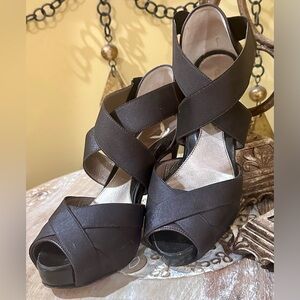 EUC💠Dana Davis “Lola” Chocolate Brown Strappy Heels. Made in Italy. Size 6.5